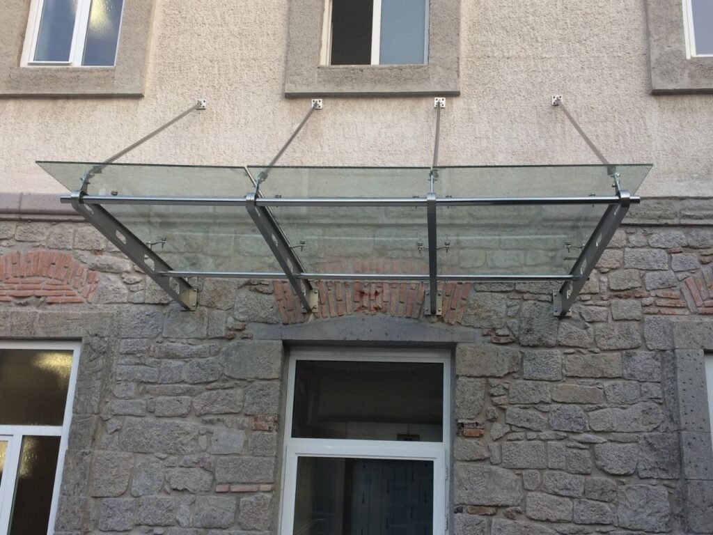 Paslanmaz Taşıyıcılı Cam Sundurma